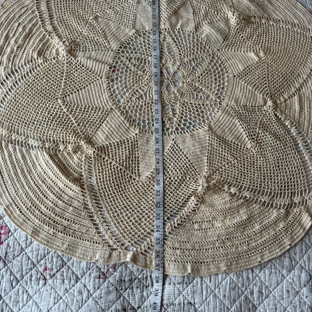 Vintage Handmade Round Crochet Lace Table Cover Cotton - Picture 8 of 9